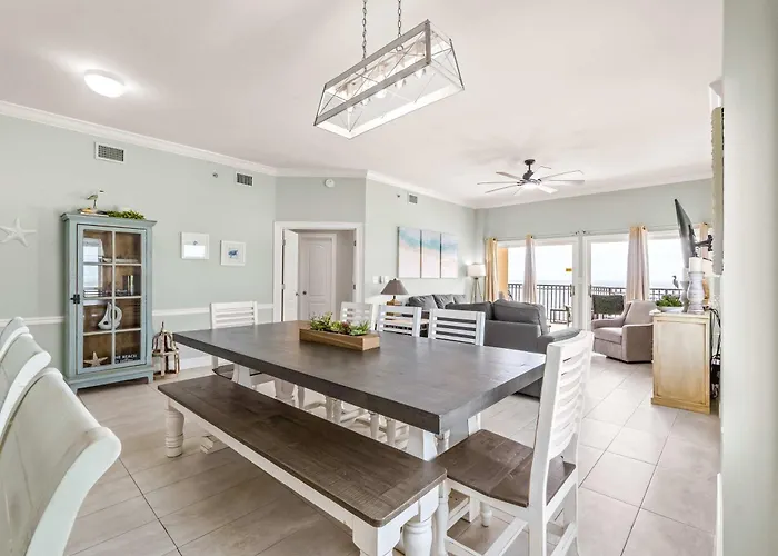 Gulf-front With Balcony Overlooking Pool New Furniture & W&d Holiday home
