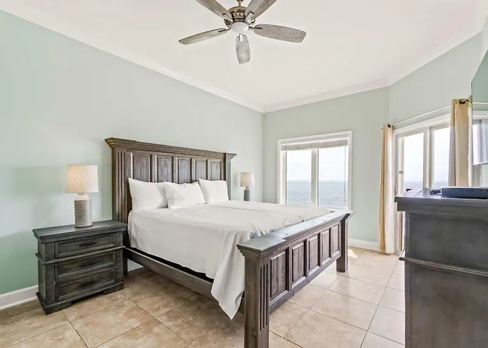 Gulf-front With Balcony Overlooking Pool New Furniture & W&d Holiday home