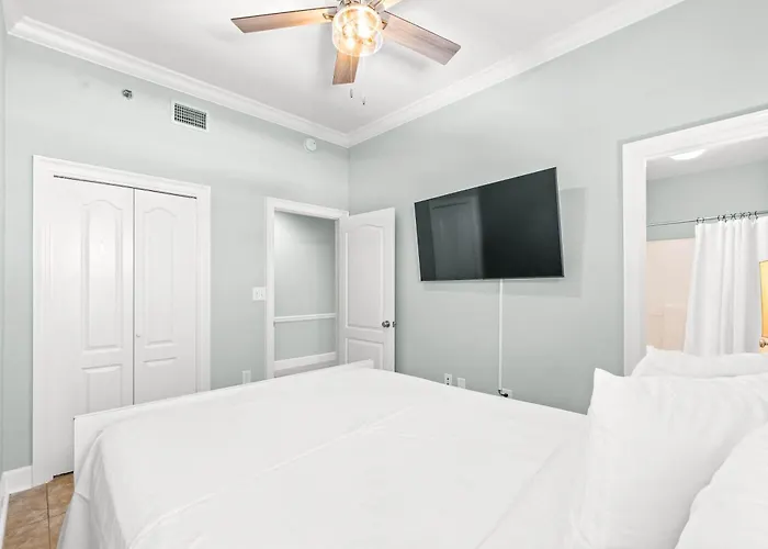 Holiday home Gulf-front With Balcony Overlooking Pool New Furniture & W&d Gulf Shores