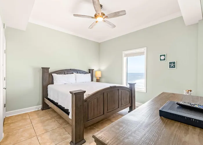 Holiday home Gulf-front With Balcony Overlooking Pool New Furniture & W&d