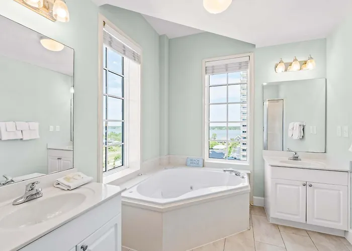 Gulf-front With Balcony Overlooking Pool New Furniture & W&d * Gulf Shores